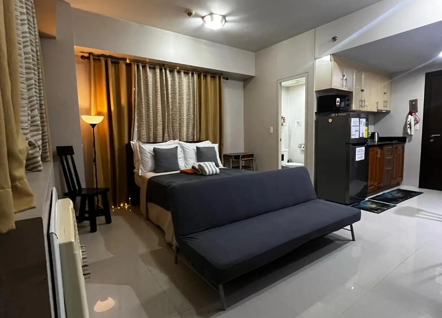 One Palm Tree Villas Condominium - Studio 7Th Fl With Balcony - Across Terminal 3 Airport Pasay Appart hôtel