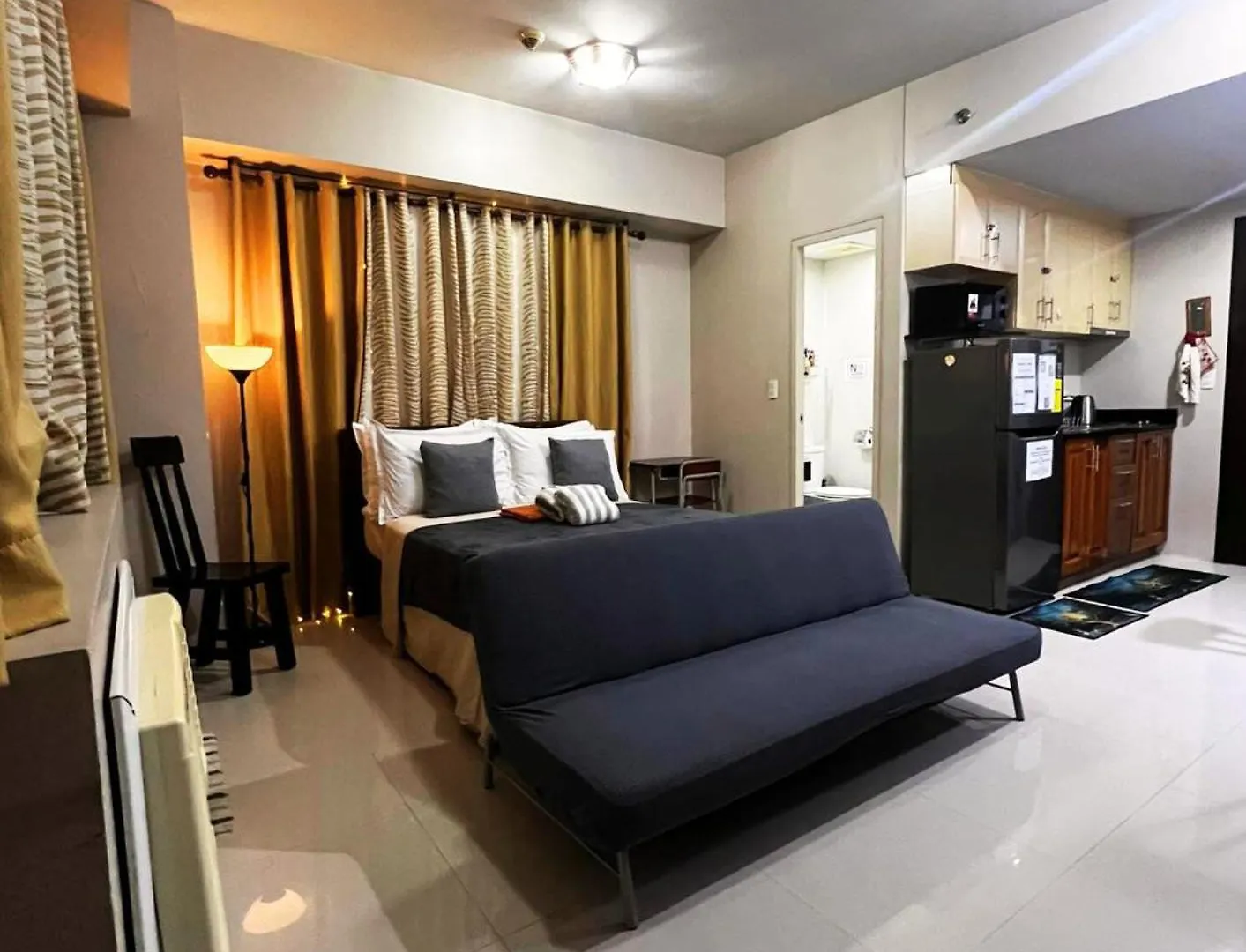 One Palm Tree Villas Condominium - Studio 7Th Fl With Balcony - Across Terminal 3 Airport Pasay Appart hôtel