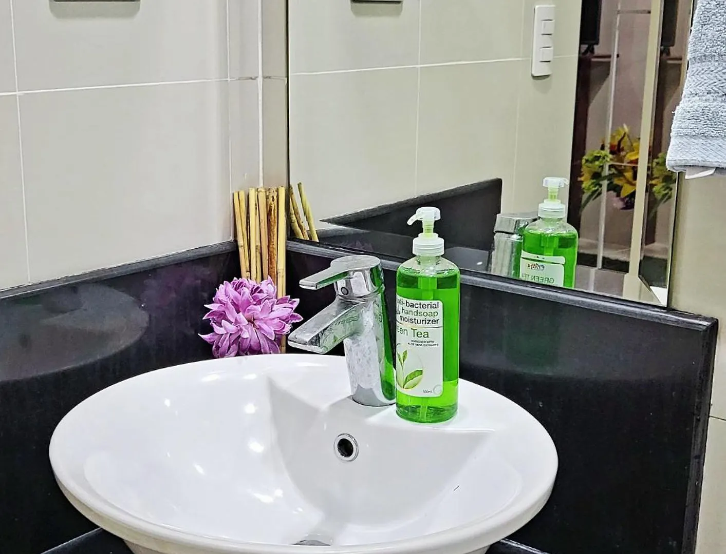 One Palm Tree Villas Condominium - Studio 7Th Fl With Balcony - Across Terminal 3 Airport Pasay Appart hôtel