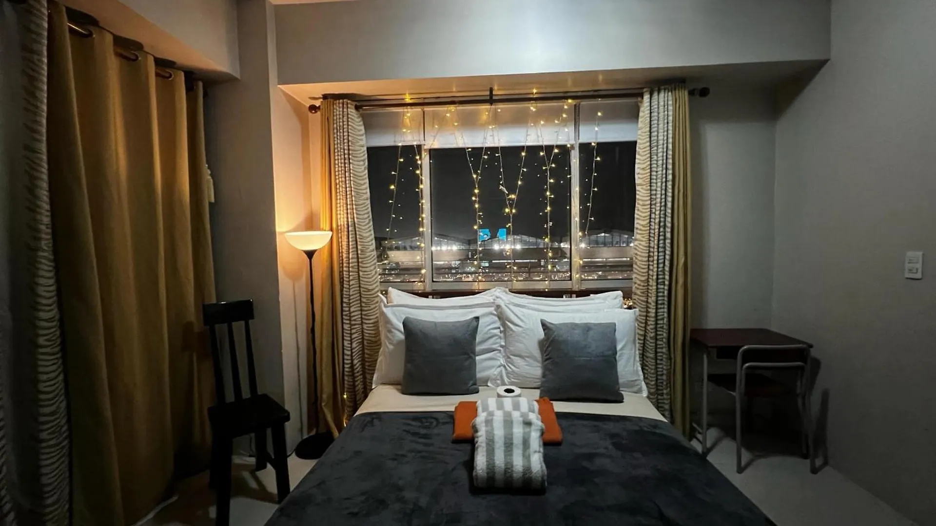 One Palm Tree Villas Condominium - Studio 7Th Fl With Balcony - Across Terminal 3 Airport Pasay Appart hôtel
