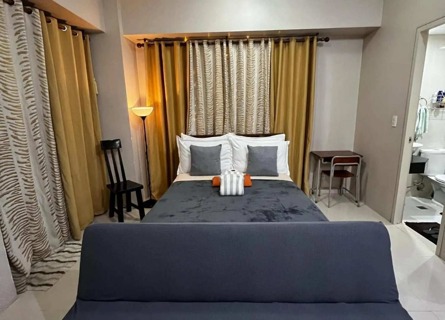 One Palm Tree Villas Condominium - Studio 7Th Fl With Balcony - Across Terminal 3 Airport Pasay
