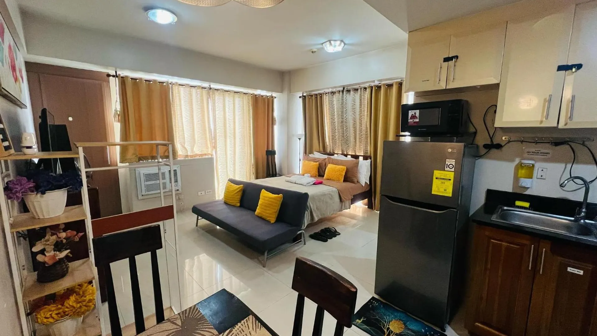 One Palm Tree Villas Condominium - Studio 7Th Fl With Balcony - Across Terminal 3 Airport Pasay Appart hôtel