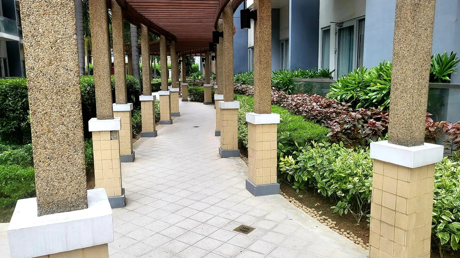 One Palm Tree Villas Condominium - Studio 7Th Fl With Balcony - Across Terminal 3 Airport Pasay