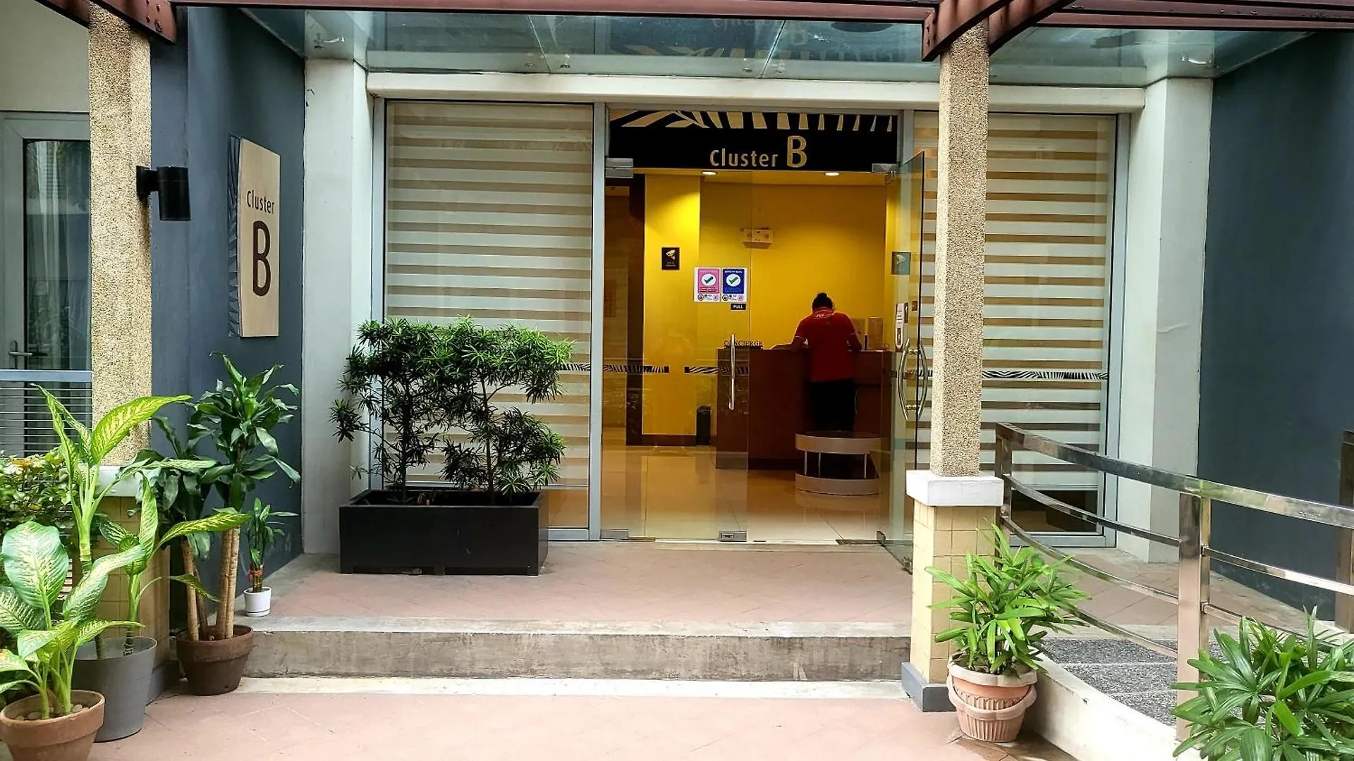 Cozy Studio Unit across NAIA T3 Airport Pasay 0*,