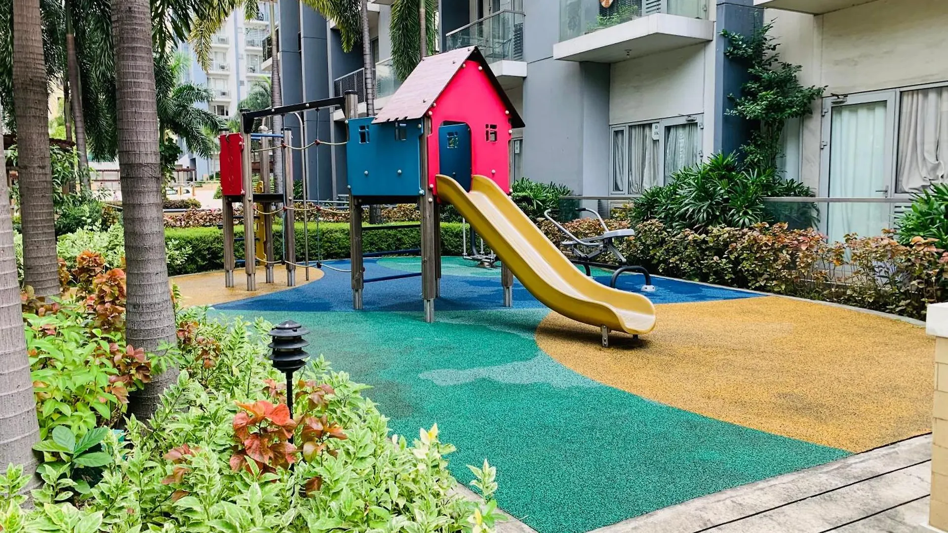 Cozy Studio Unit across NAIA T3 Airport Pasay Filipiny