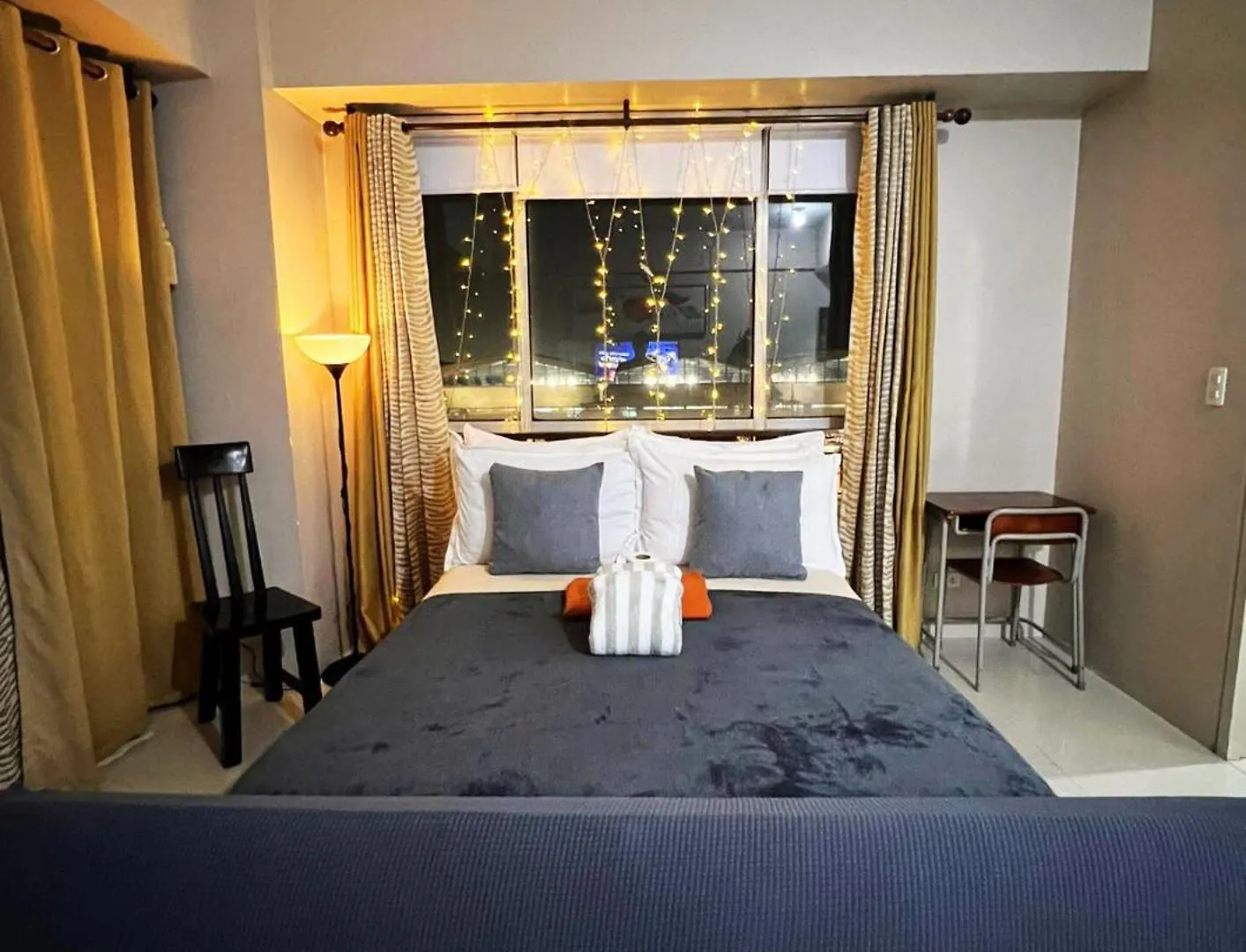 Cozy Studio Unit across NAIA T3 Airport Pasay 0*,  Filipiny