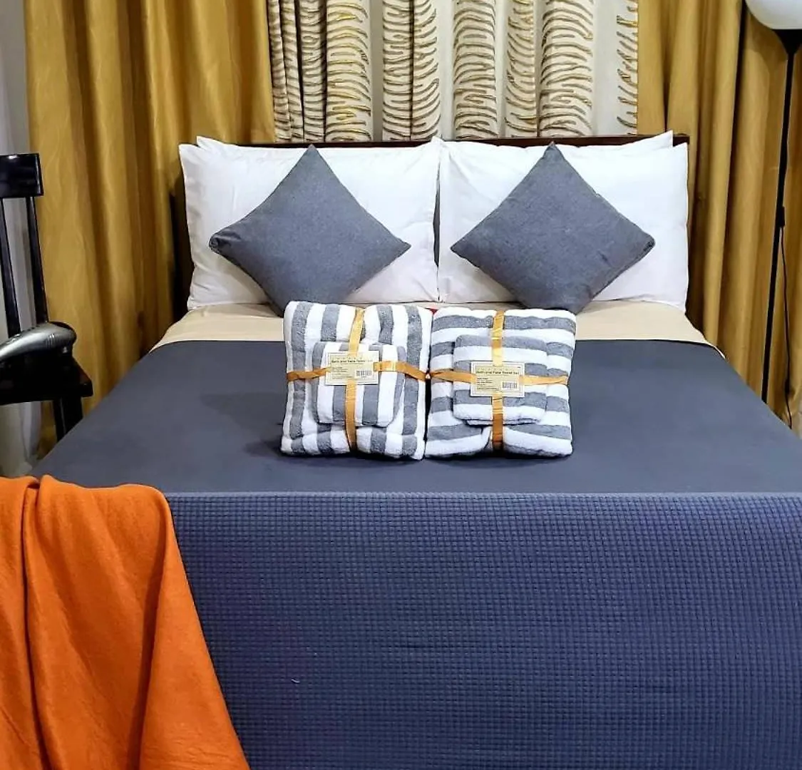 Cozy Studio Unit across NAIA T3 Airport Pasay 0*,  Filipiny