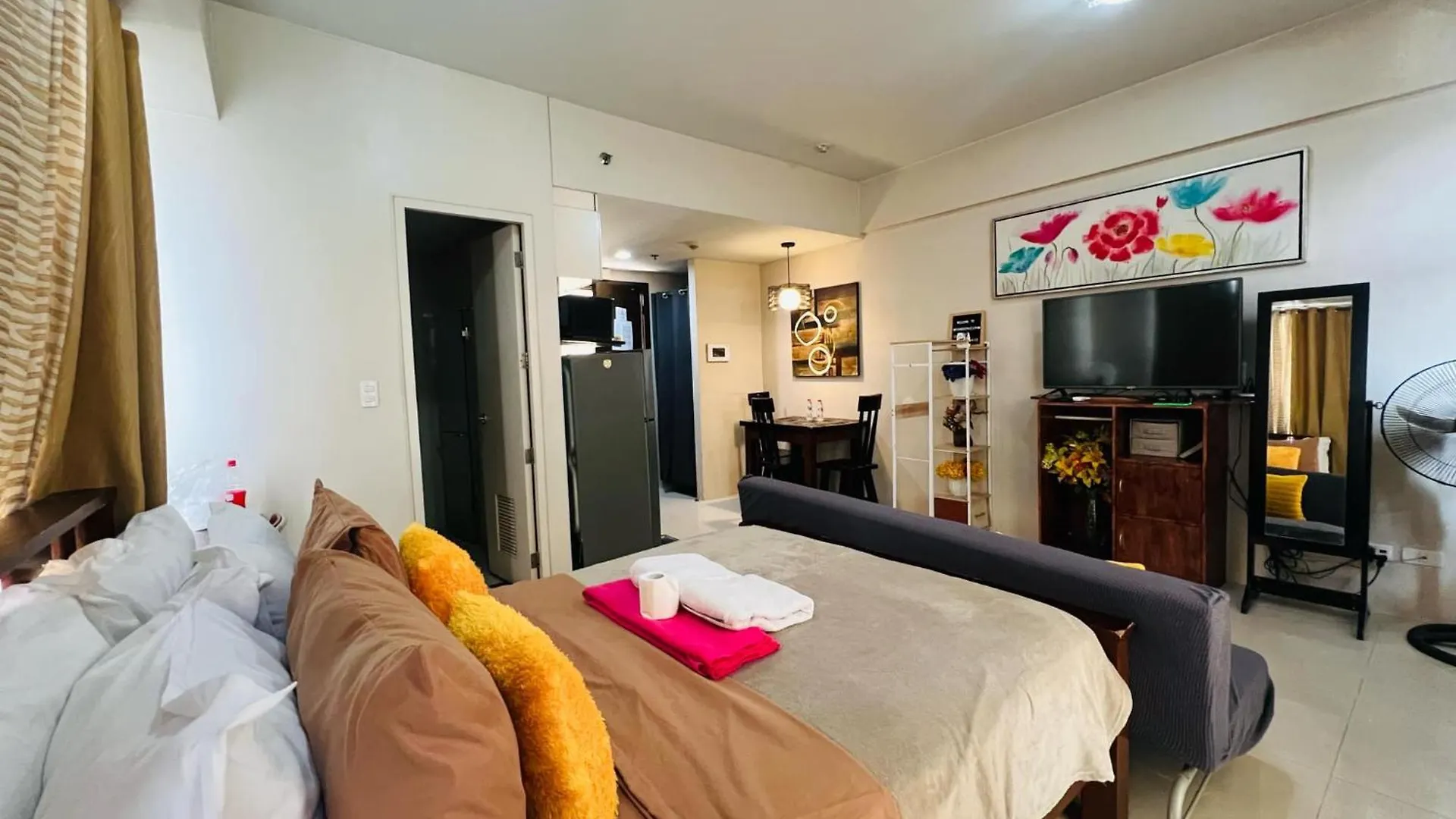 Cozy Studio Unit across NAIA T3 Airport Pasay 0*,  Filipiny